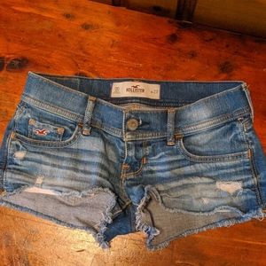 Hollister Low Rise short jean shorts